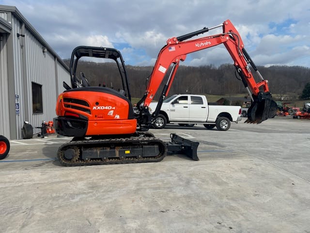 KUBOTA KX040-4R1A